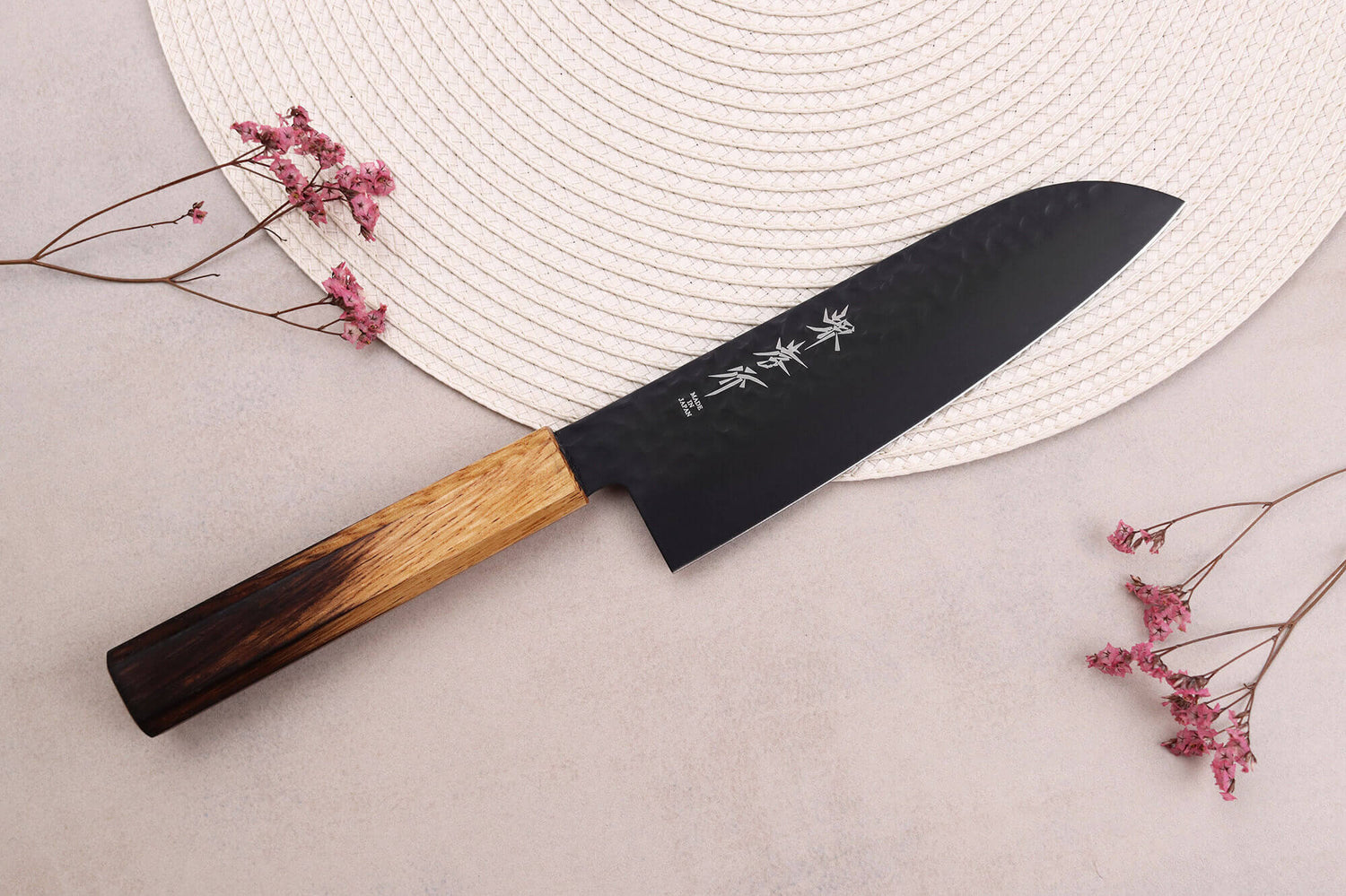 Couteau santoku 17cm japonais Sakai Takayuki Kurokage VG10 manche en chêne brûlé