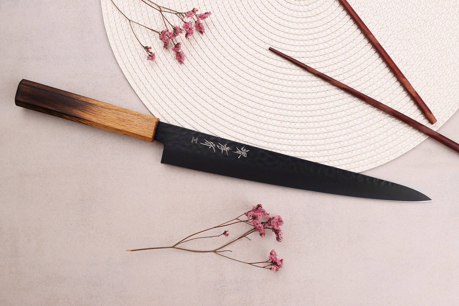 Couteau sujihiki 24cm japonais Sakai Takayuki Kurokage VG10 manche en chêne brûlé