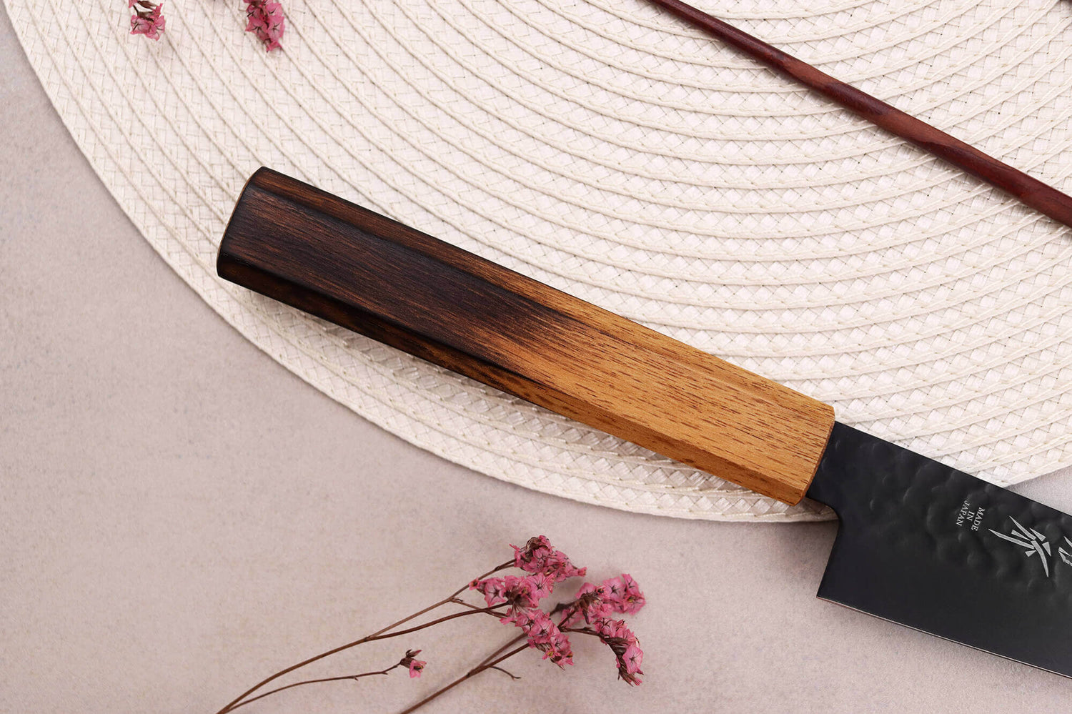 Couteau sujihiki 24cm japonais Sakai Takayuki Kurokage VG10 manche en chêne brûlé