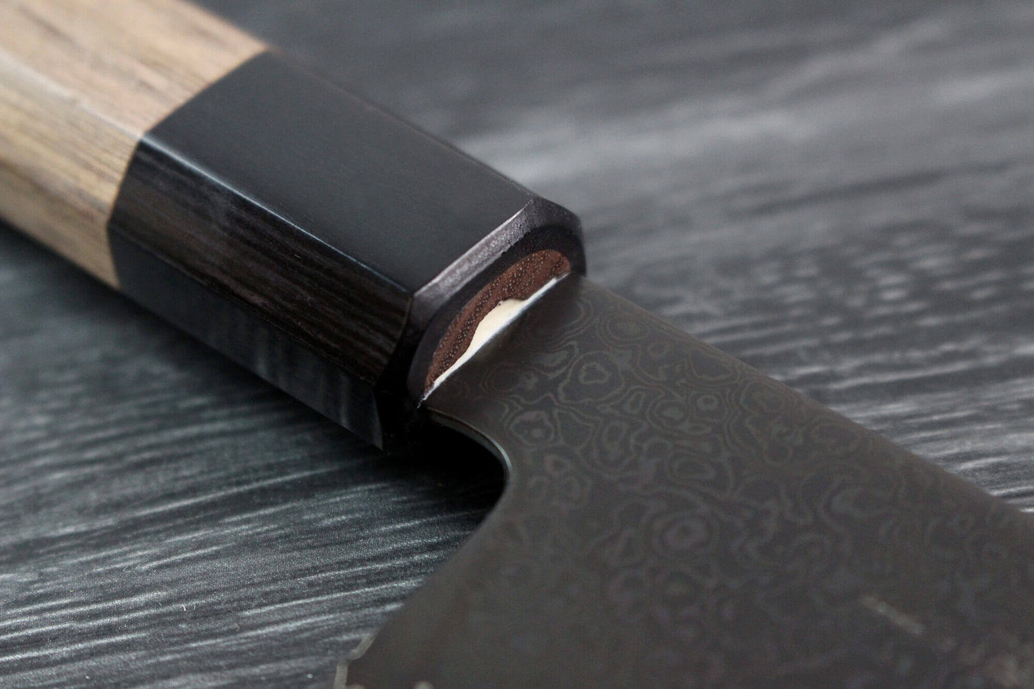 Couteau de chef kiritsuke japonais artisanal Kagekiyo Black Damascus VG10 21cm