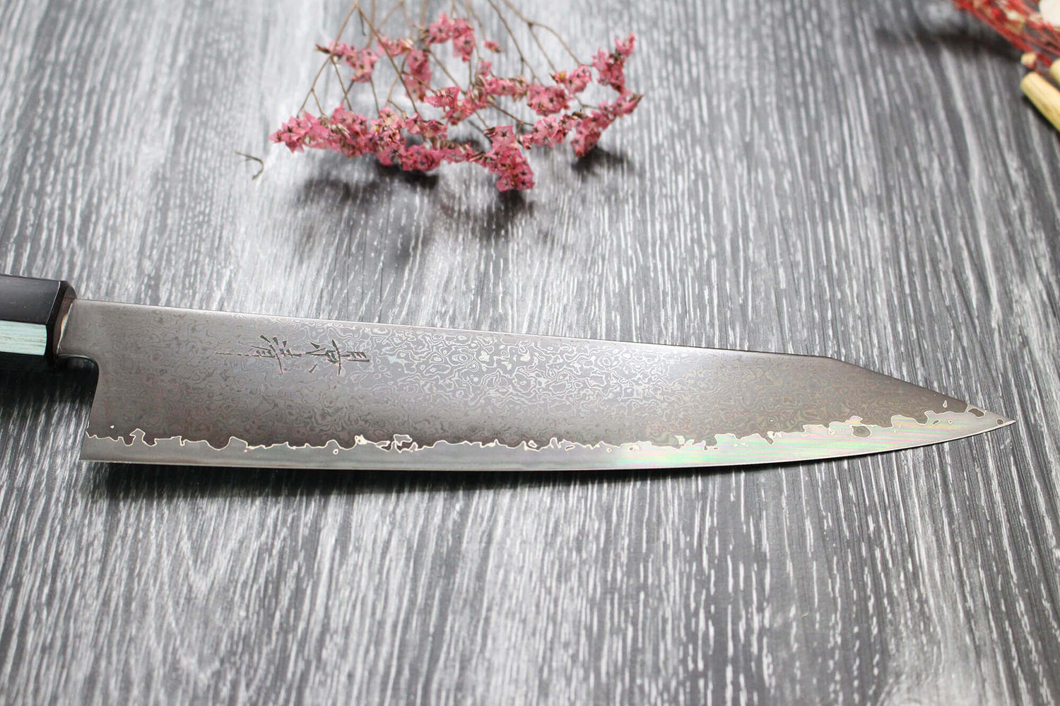 Couteau de chef kiritsuke japonais artisanal Kagekiyo Black Damascus VG10 21cm