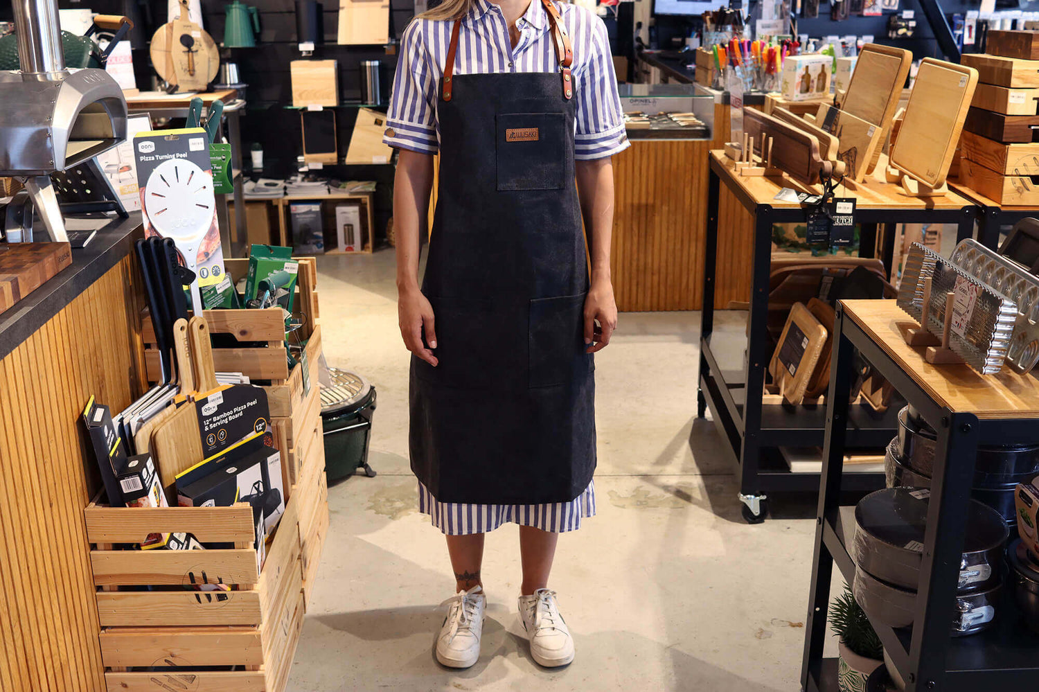 Tablier de cuisine Wusaki en toile noire charbon et cuir 83x67,5cm - Taille unique