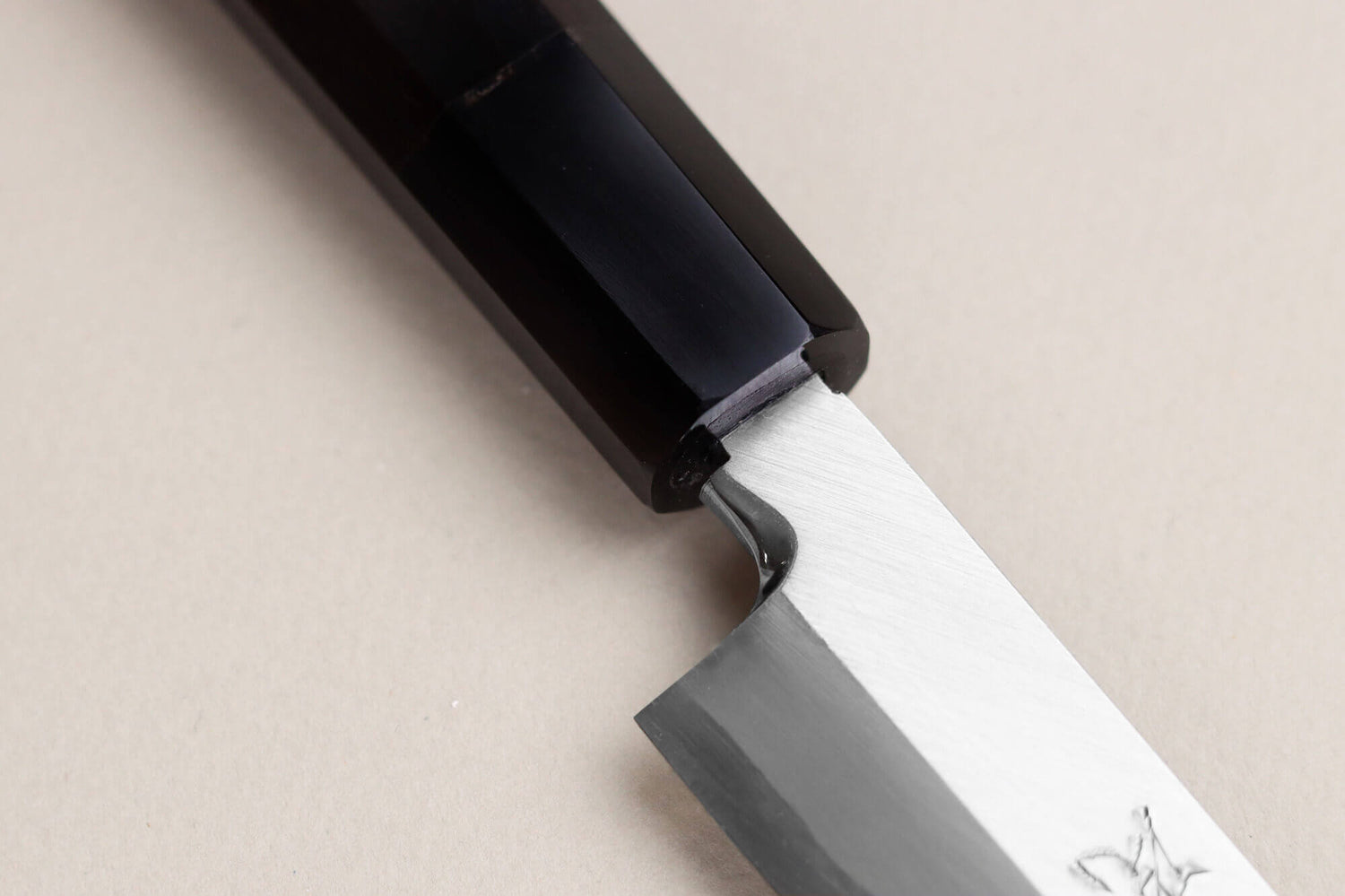 Couteau sakimaru takohiki japonais artisanal 27cm Sakai Takayuki Byakko manche en ébène + étui