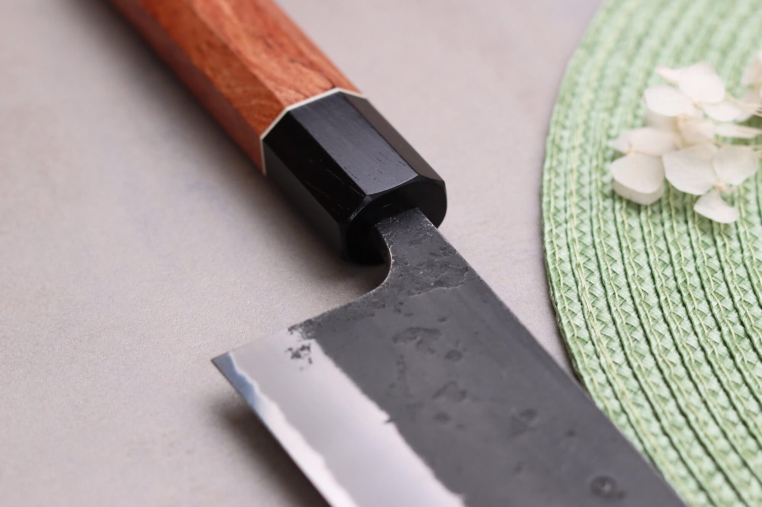 Couteau santoku 18cm japonais artisanal Masashi Yamamoto BS1 Black Nashiji