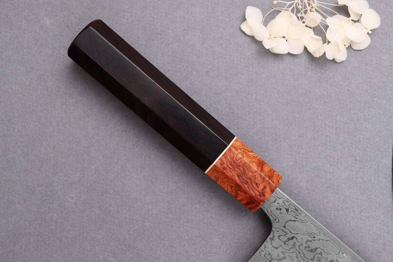 Couteau santoku 16,5cm japonais artisanal Toshihiro Wakui Aogami 2 damas laminé