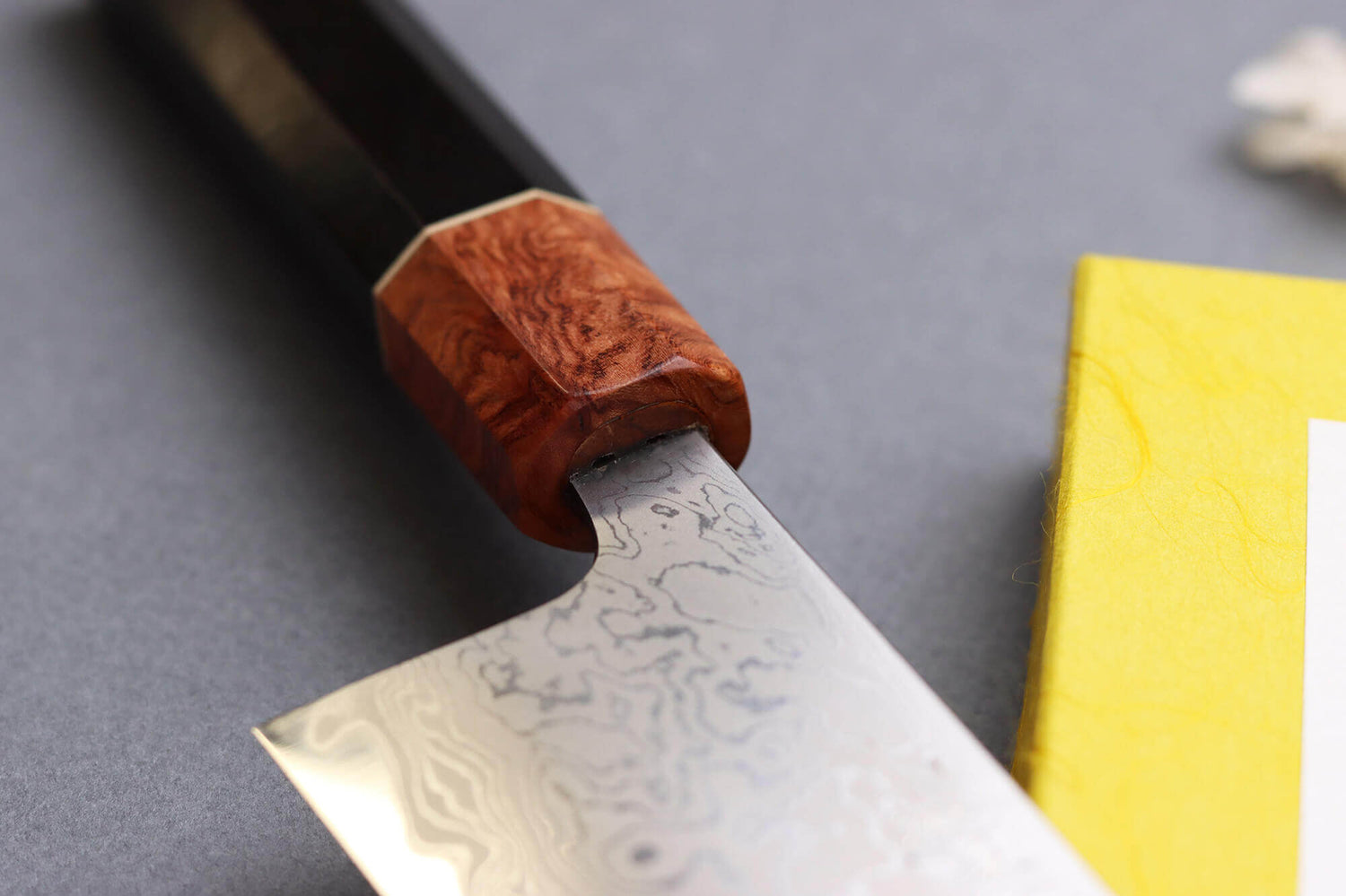 Couteau santoku 16,5cm japonais artisanal Toshihiro Wakui Aogami 2 damas laminé