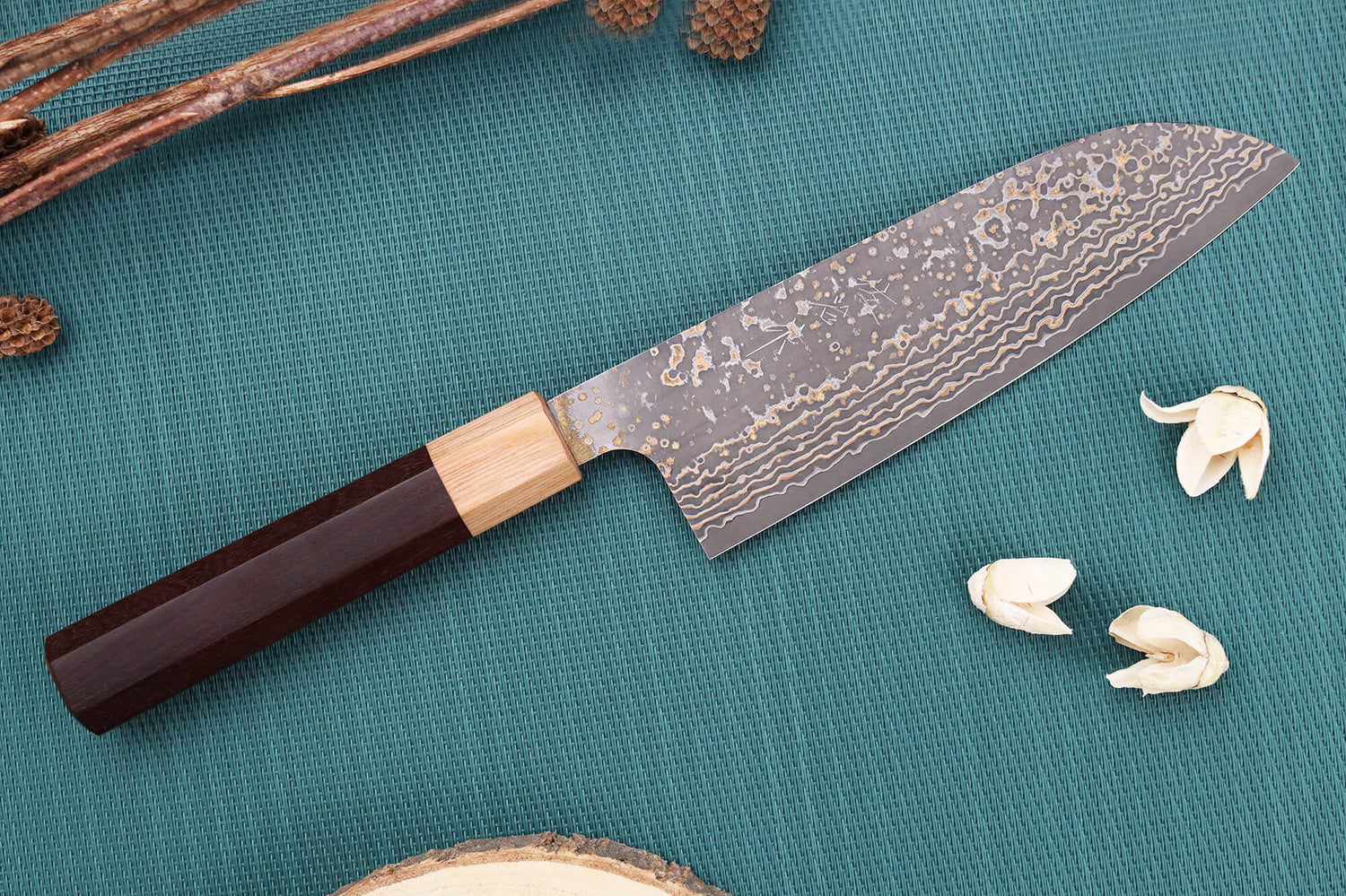 Couteau santoku 16,5cm japonais artisanal Takeshi Saji VG10 Gold