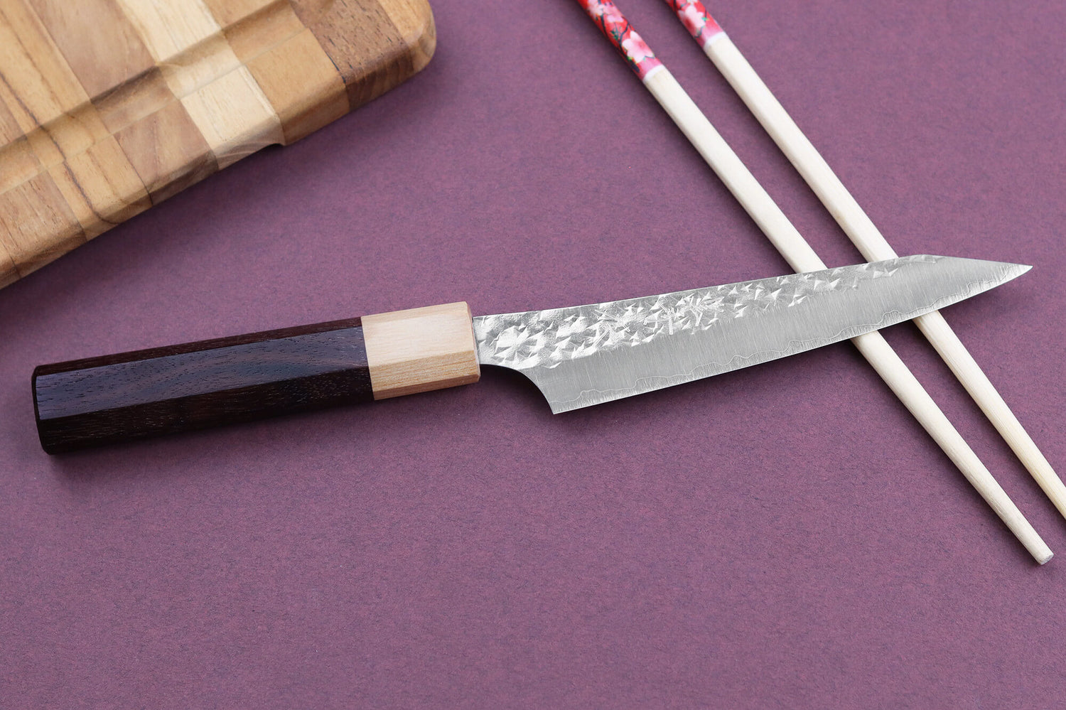 Couteau universel japonais artisanal martelé Yu Kurosaki senko 13cm acier SG2