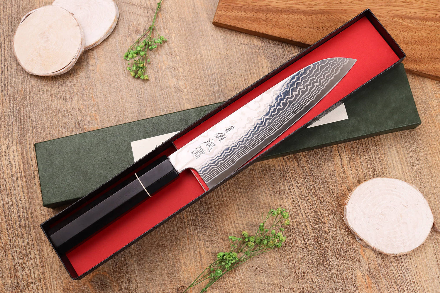 Couteau santoku 19,5cm japonais artisanal Sukenari ZDP-189 damas manche en ébène