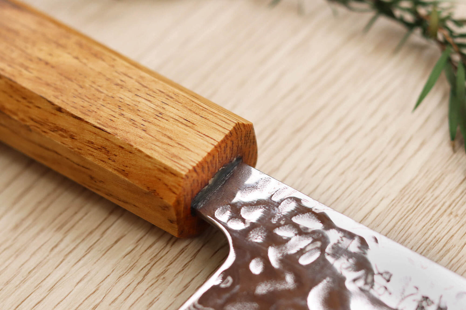 Couteau de chef japonais artisanal Wusaki Yaketa AUS10 damas 21cm