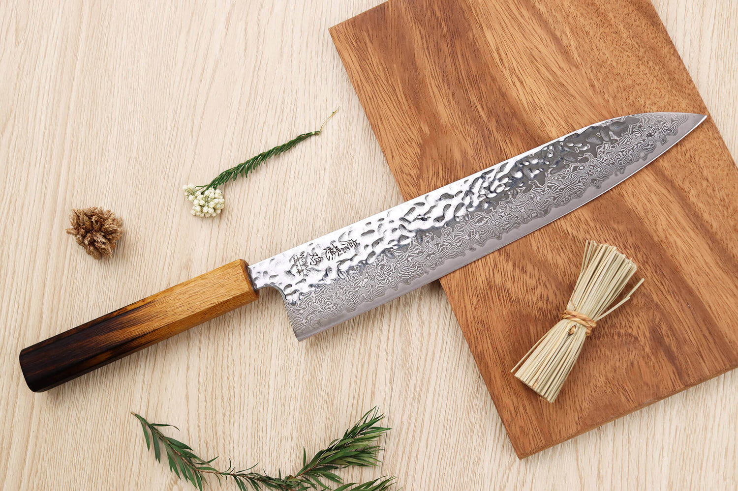 Couteau de chef japonais artisanal Wusaki Yaketa AUS10 damas 24cm