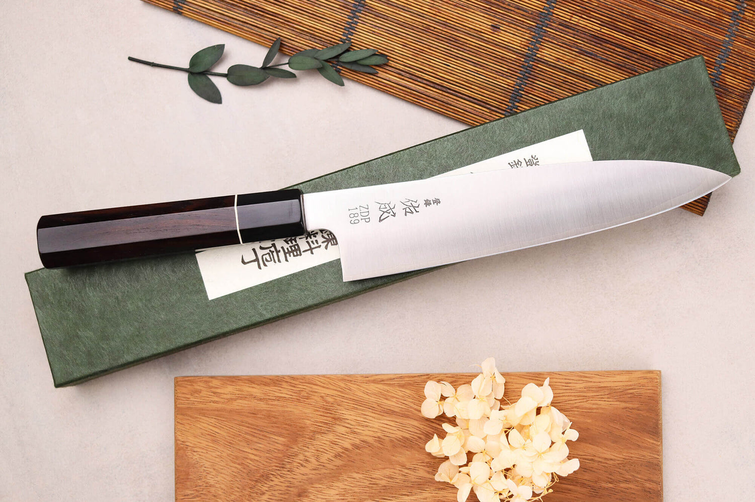 Couteau de chef 21cm japonais artisanal Sukenari ZDP-189 San Maï manche en ébène