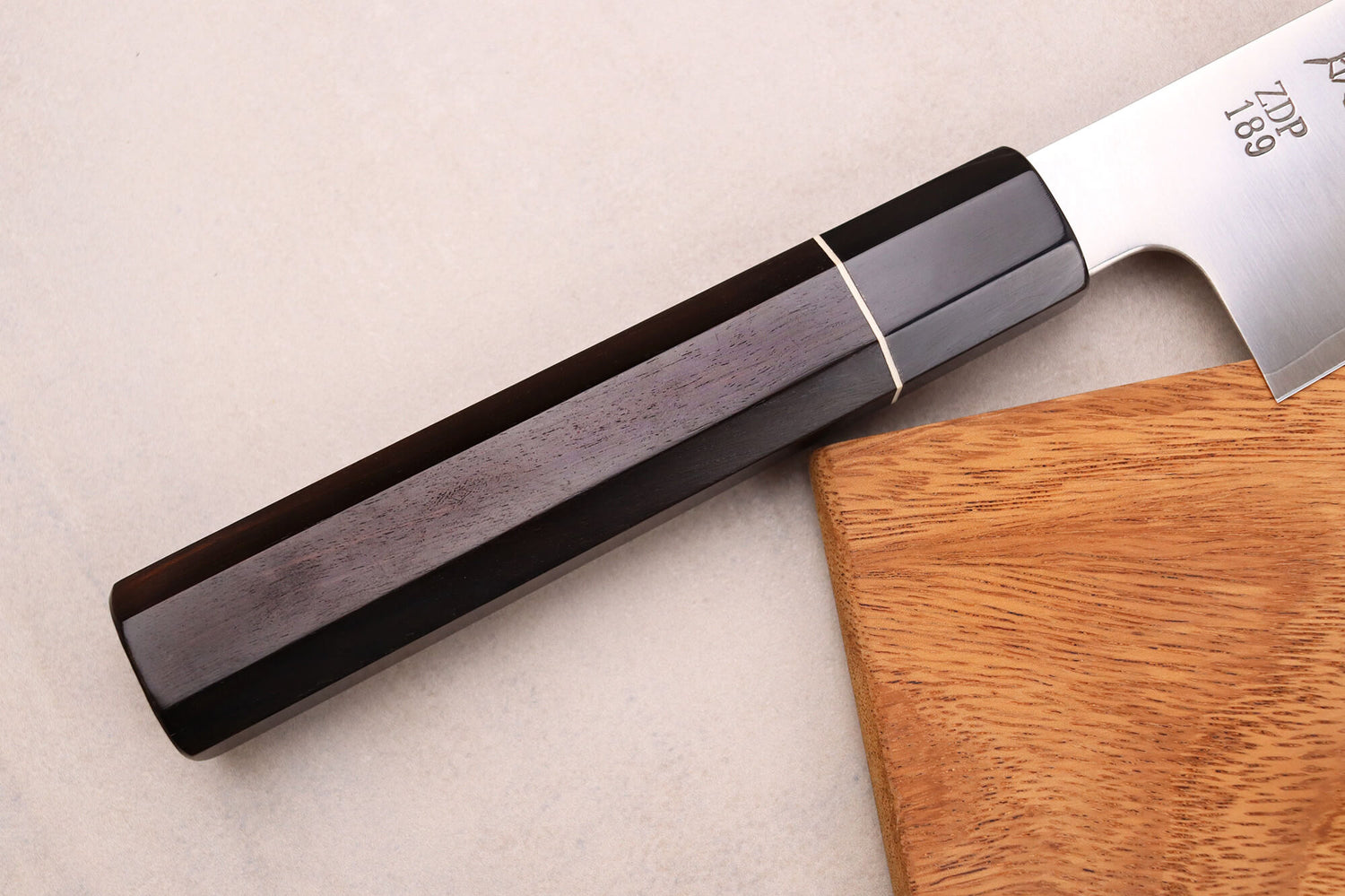 Couteau de chef 24cm japonais artisanal Sukenari ZDP-189 San Maï manche en ébène