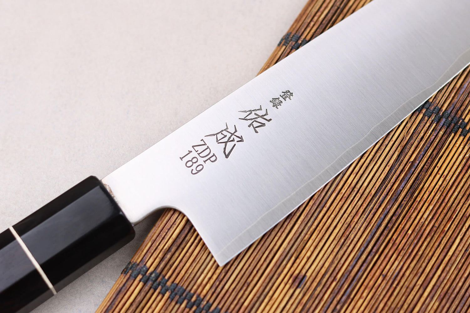 Couteau kiritsuke 21cm japonais artisanal Sukenari ZDP-189 San Maï manche en ébène