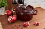 Cocotte Staub ronde en fonte émaillée grenadine
