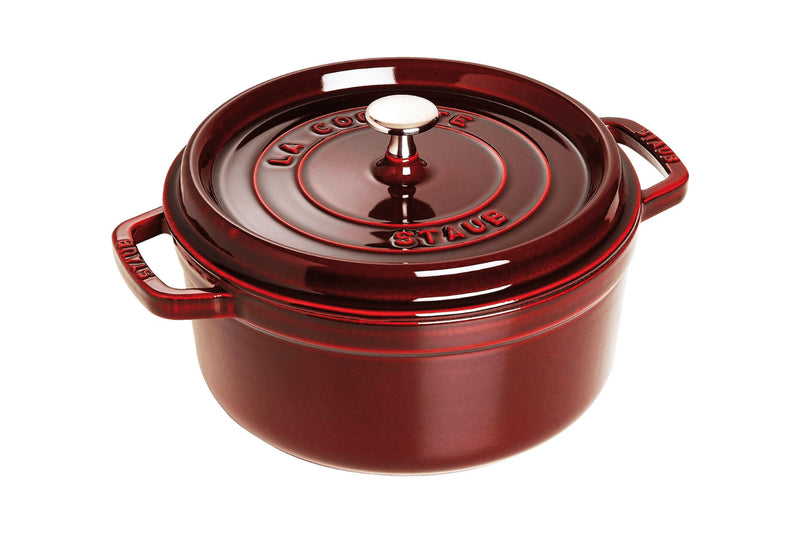 Cocotte Staub ronde en fonte émaillée grenadine - 24cm