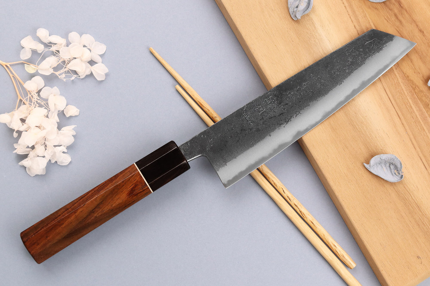 Couteau kiritsuke 18cm japonais artisanal Yuzo Black Nashiji
