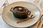 Mini cocotte Staub ovale en fonte émaillée noir mat 11cm