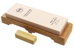 Pierre à aiguiser japonaise King Gold Super Finish grains 8000 avec support + pierre Nagura
