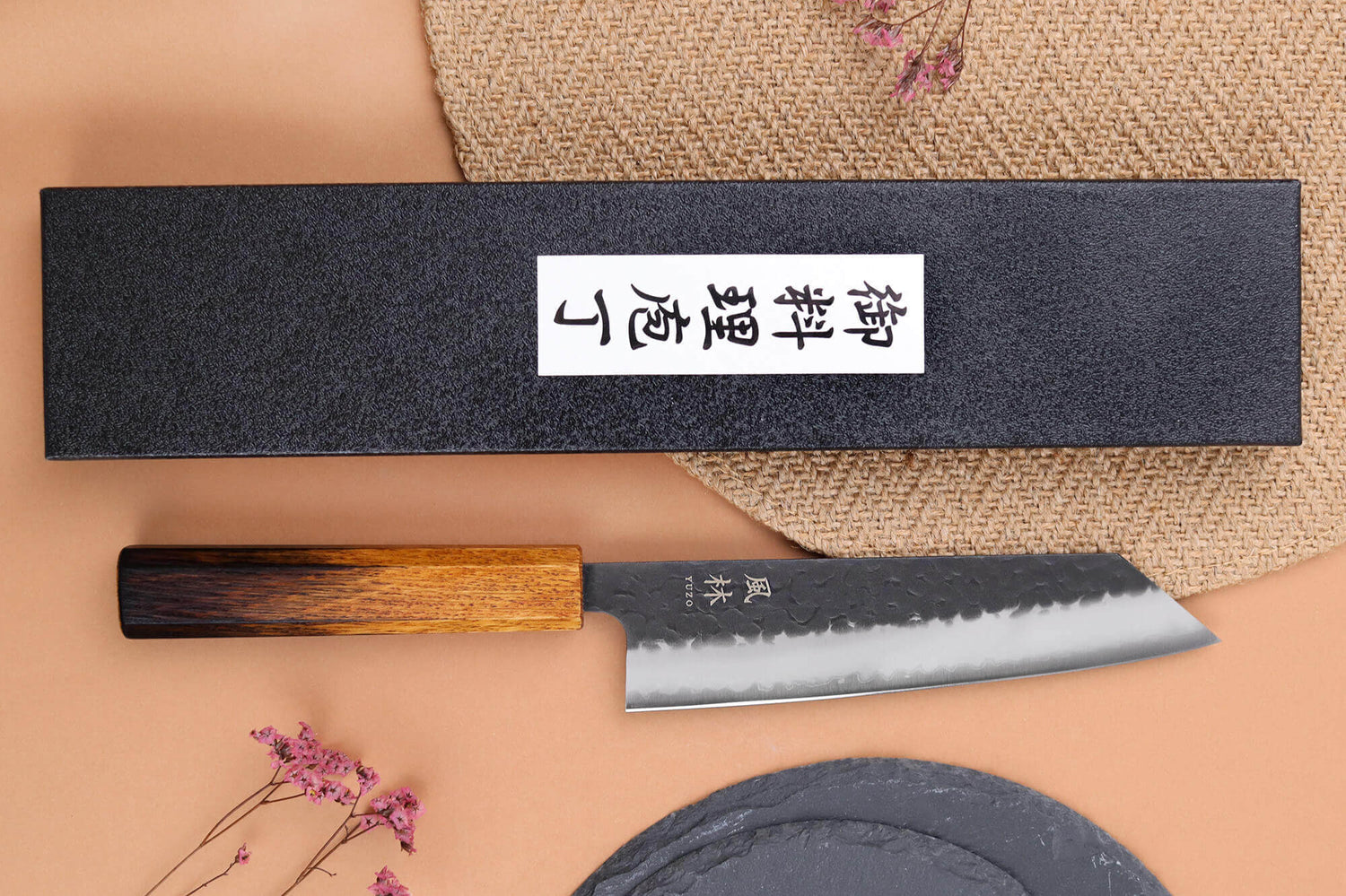 Couteau bunka 17cm japonais artisanal Yuzo Black AS chêne brûlé