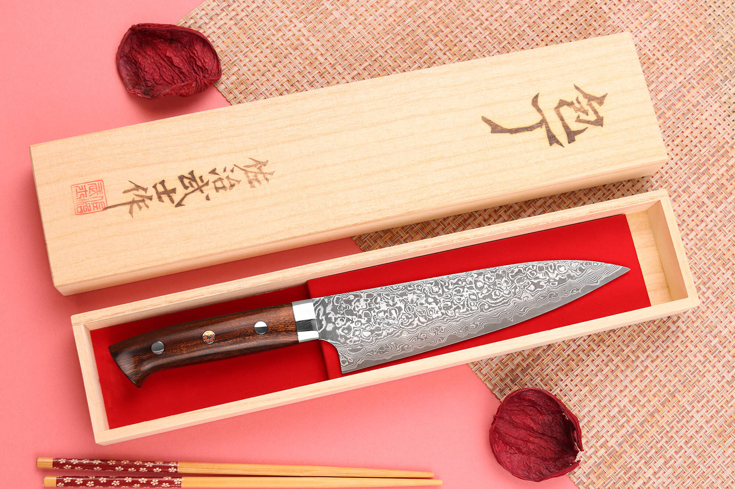 Couteau de chef japonais Takeshi Saji R2 Damas Mosaïque 18cm