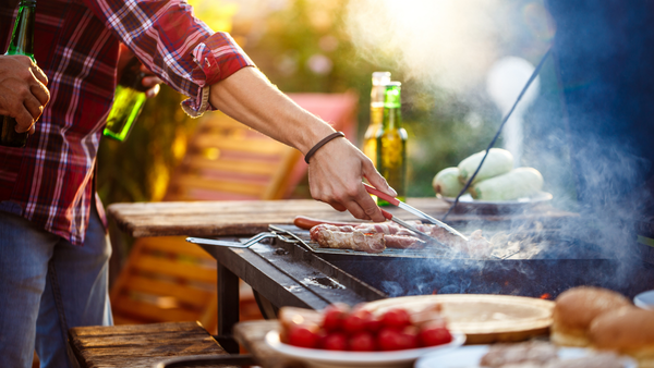 Quels accessoires barbecue indispensables trouver en magasin ?