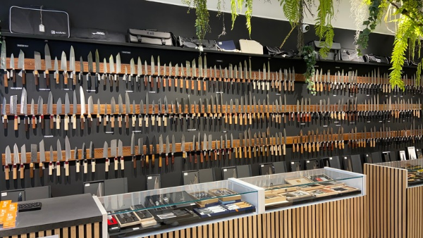 Couteau de cuisine de supermarché ou de boutique spécialisée : quelles différences ?